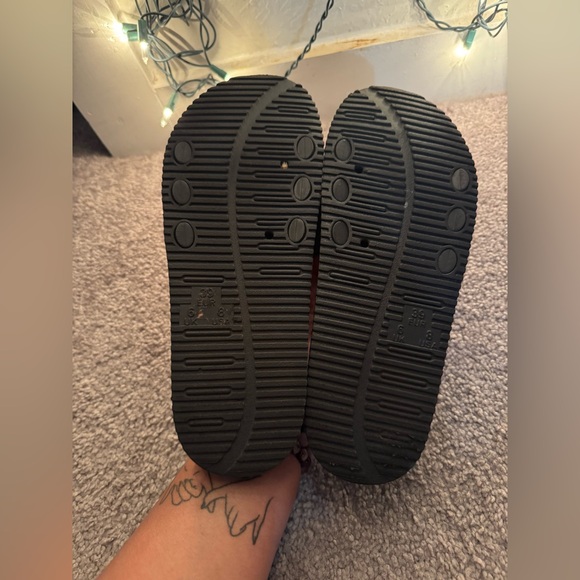 CL by Laundry "Glitter Effect" Sandals - Picture 5 of 7